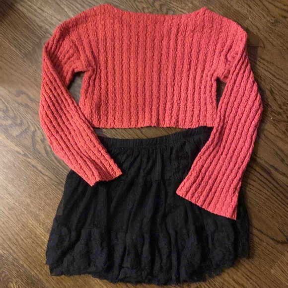 Shyanne Lace Overlay Skirt size Medium - Picture 4 of 7